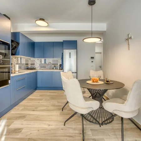 Apartment Blue Premium - Crowonder Luxury Rent