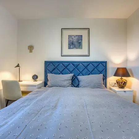 Apartment Blue Premium - Crowonder Luxury Rent
