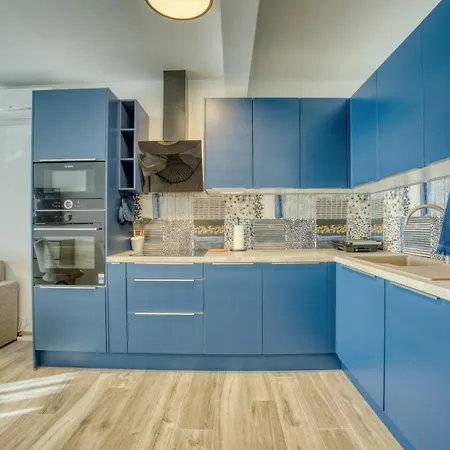 Blue Premium - Crowonder Luxury Rent