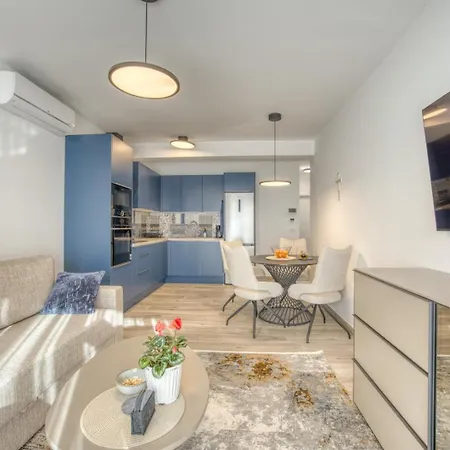 Blue Premium - Crowonder Luxury Rent Apartment